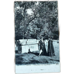 201 Arles - Arlésiennes aux Alyscamps