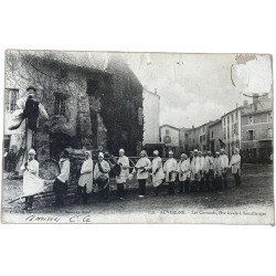 138 Auvergne Les Cornardsn fête locale à Sauxillanges