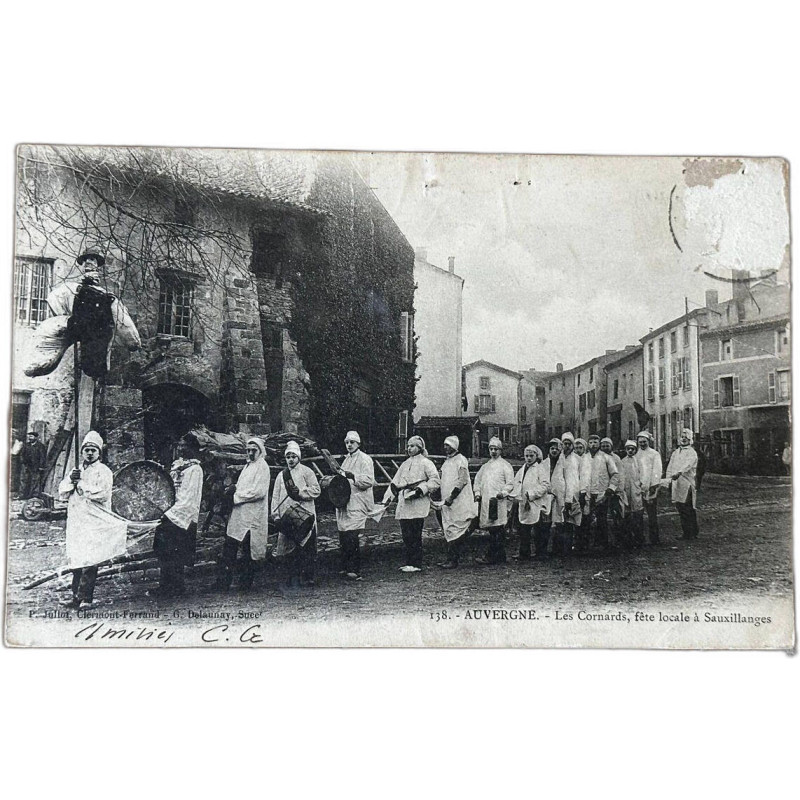 138 Auvergne Les Cornardsn fête locale à Sauxillanges