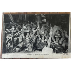 104 Thiers Intérieur de Coutellerie