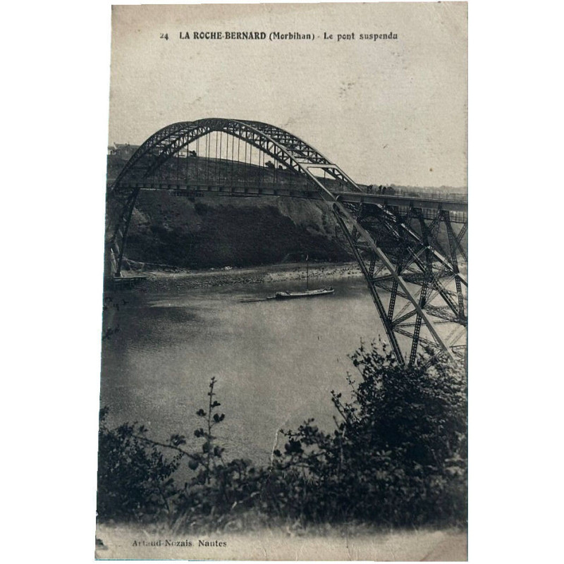 24 La Roche-Bernard (Morbihan). Le pont suspendu
