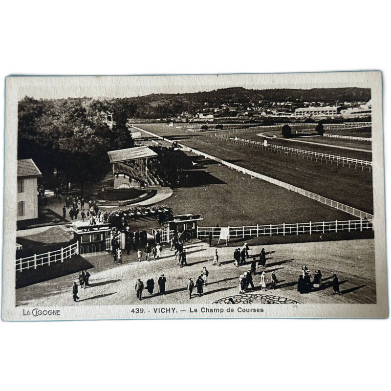 439 Vichy Le Champ de Courses